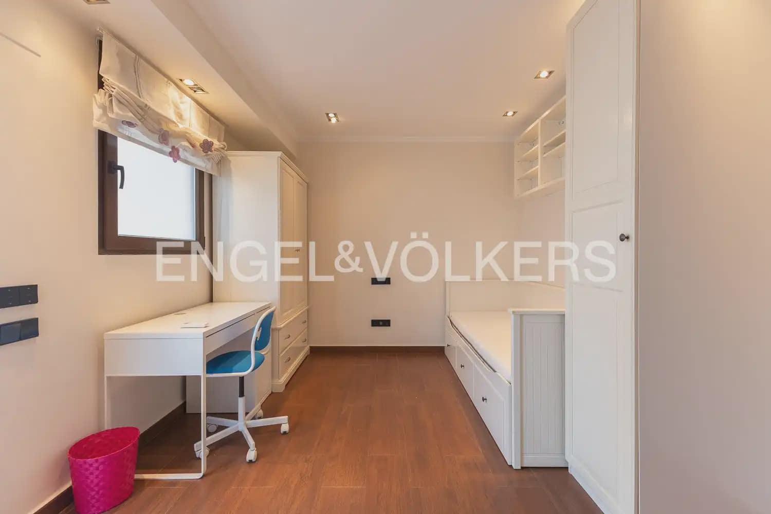 3 makuuhuone Kattohuoneisto vuokrattavana paikassa Valencia kaupunki - 3 400 € (Ref: 9898017)