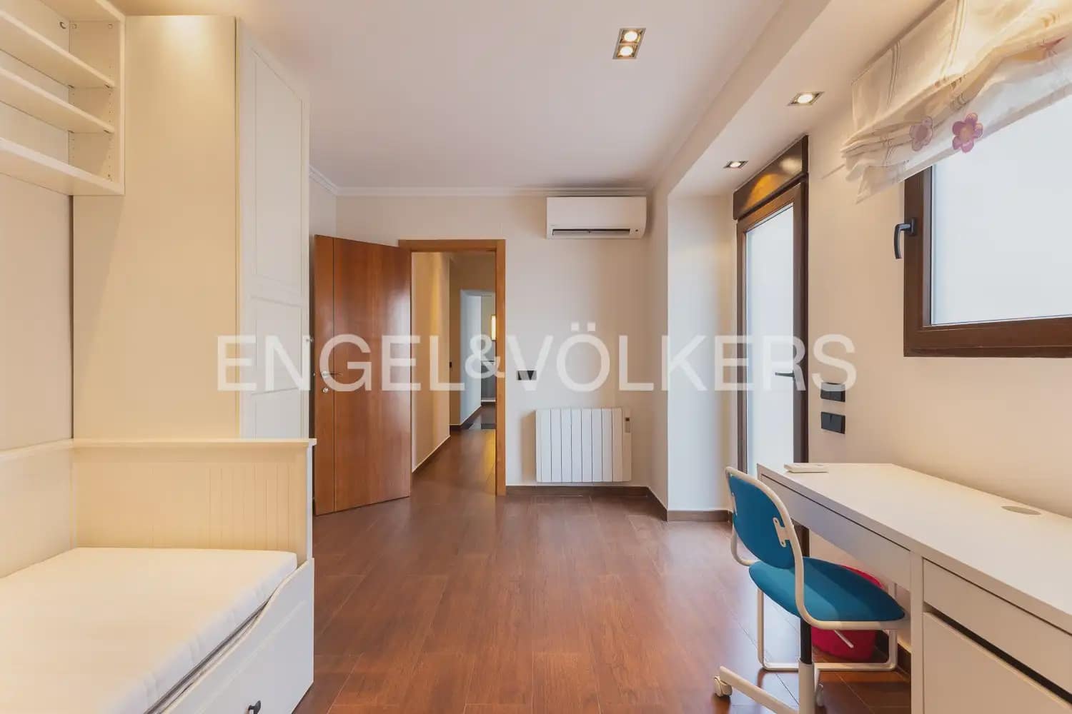 3 makuuhuone Kattohuoneisto vuokrattavana paikassa Valencia kaupunki - 3 400 € (Ref: 9898017)