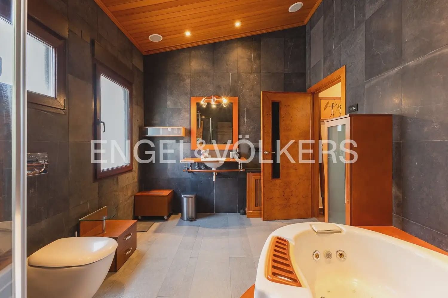3 makuuhuone Kattohuoneisto vuokrattavana paikassa Valencia kaupunki - 3 400 € (Ref: 9898017)