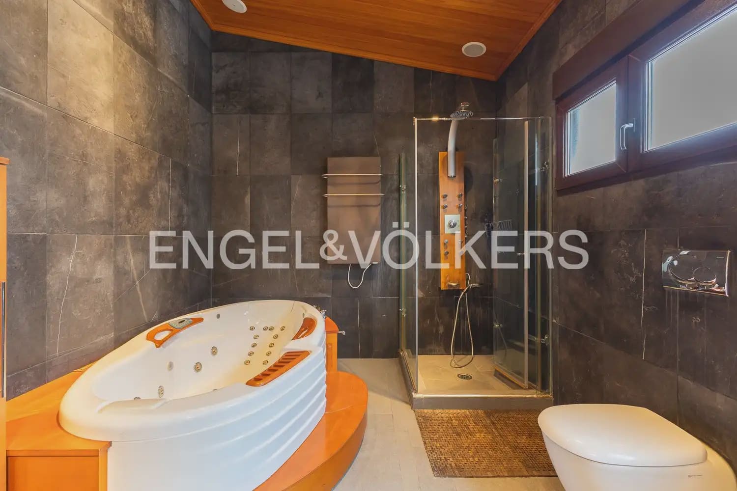3 makuuhuone Kattohuoneisto vuokrattavana paikassa Valencia kaupunki - 3 400 € (Ref: 9898017)