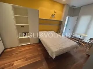 2 slaapkamer Penthouse te huur in Sant Francesc, Valencia stad - € 2.600 (Ref: 9898018)