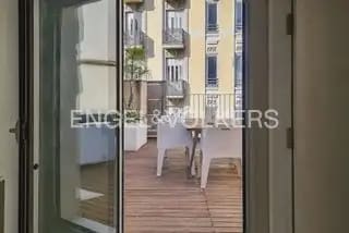 Ático de 2 habitaciones en València ciudad en alquiler - 2.600 € (Ref: 9898018)