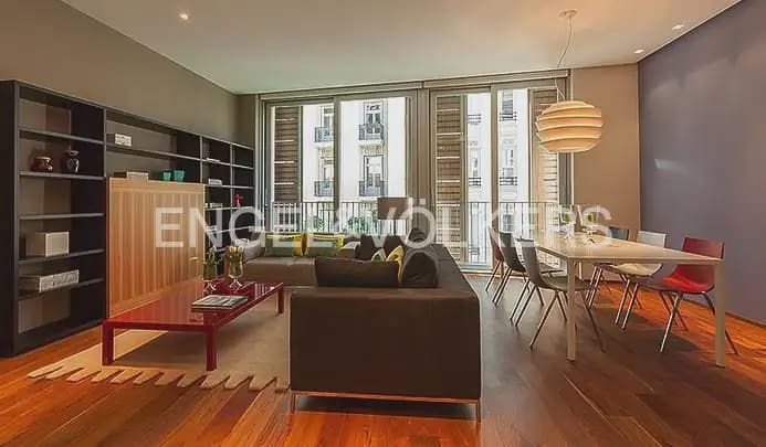 Ático de 2 habitaciones en València ciudad en alquiler - 2.600 € (Ref: 9898018)