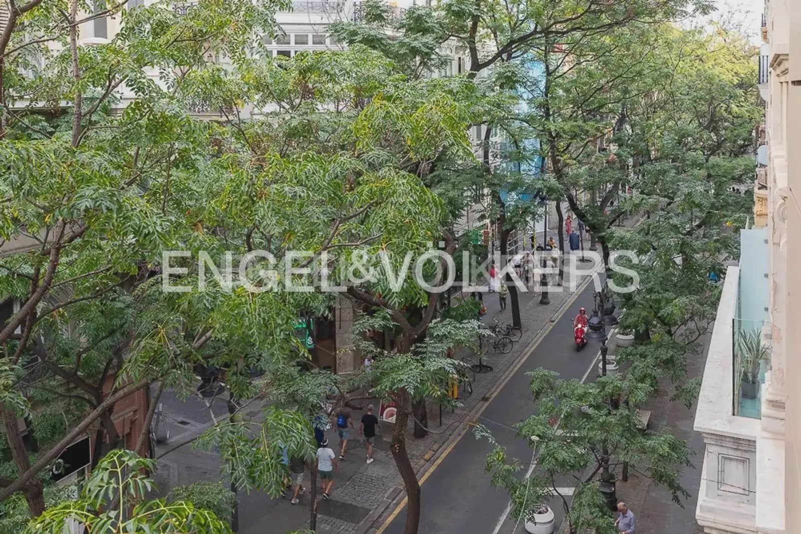 Ático de 2 habitaciones en València ciudad en alquiler - 2.600 € (Ref: 9898018)