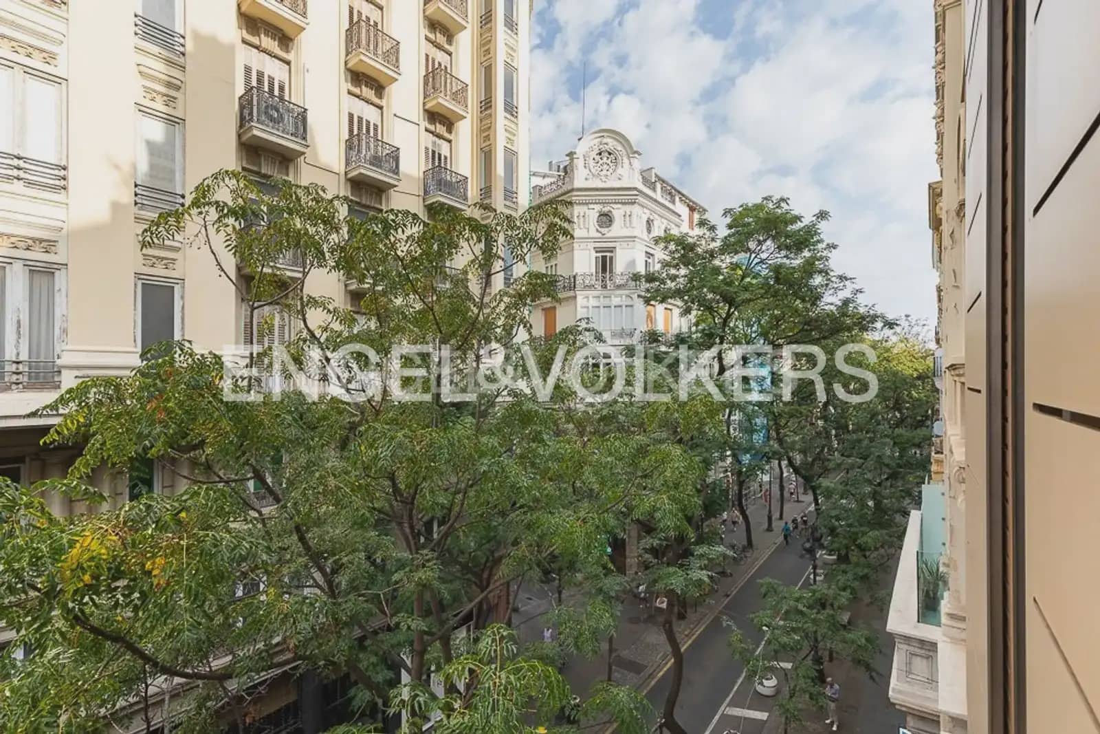 Ático de 2 habitaciones en València ciudad en alquiler - 2.600 € (Ref: 9898018)