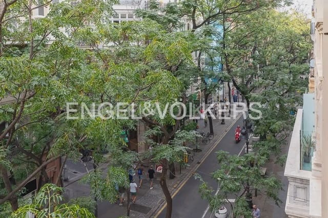 2 slaapkamer Penthouse te huur in Sant Francesc, Valencia stad - € 2.600 (Ref: 9898018)