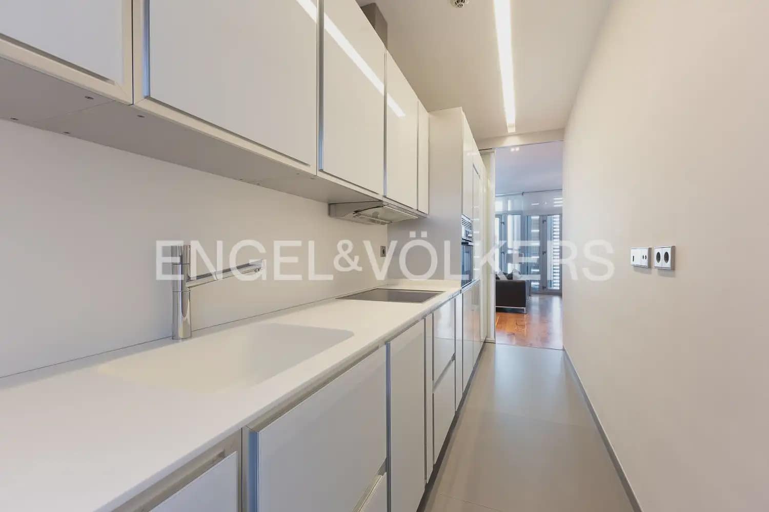 2 soveværelse Penthouse til leje i Valencia by - € 2.600 (Ref: 9898018)