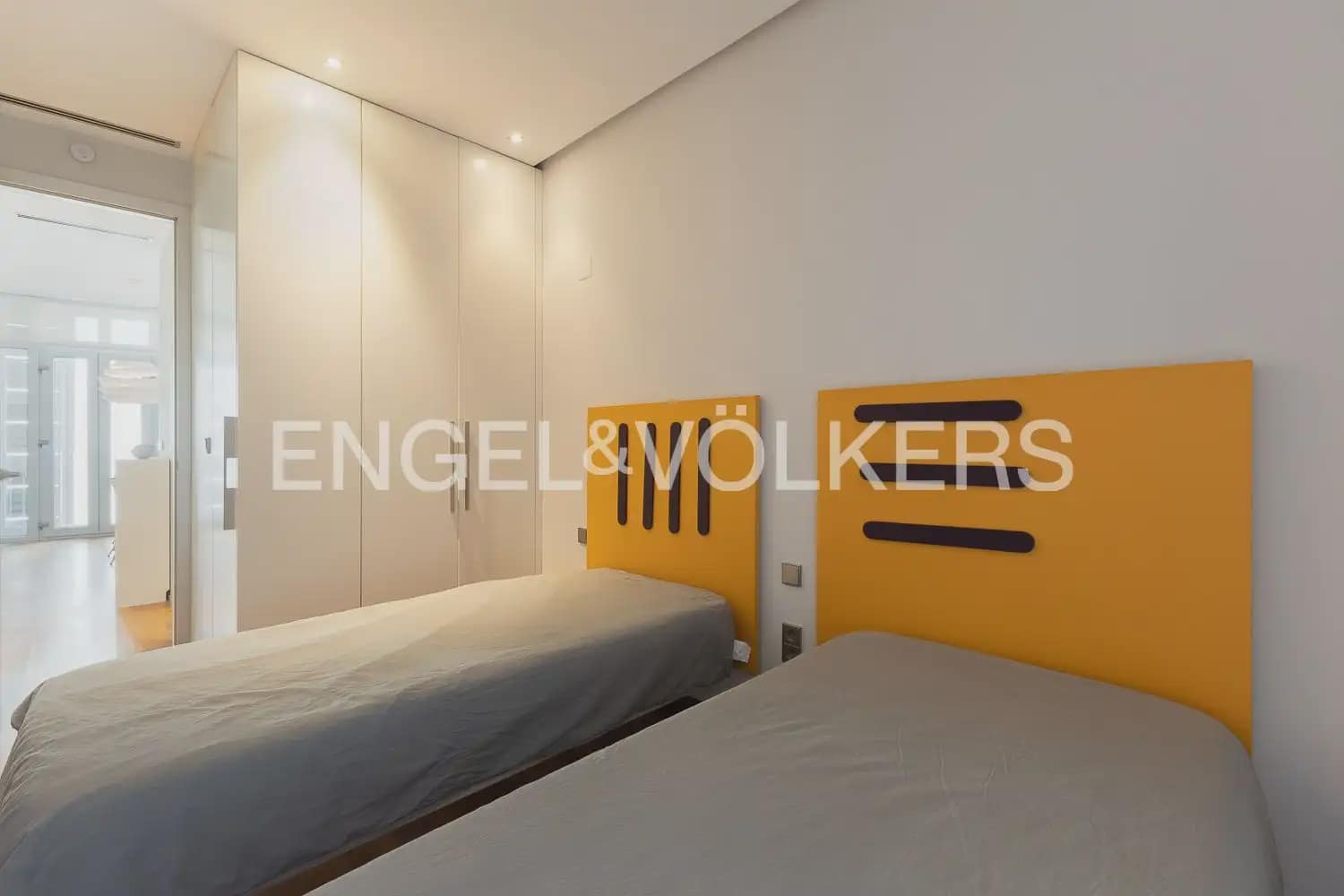 2 soveværelse Penthouse til leje i Valencia by - € 2.600 (Ref: 9898018)