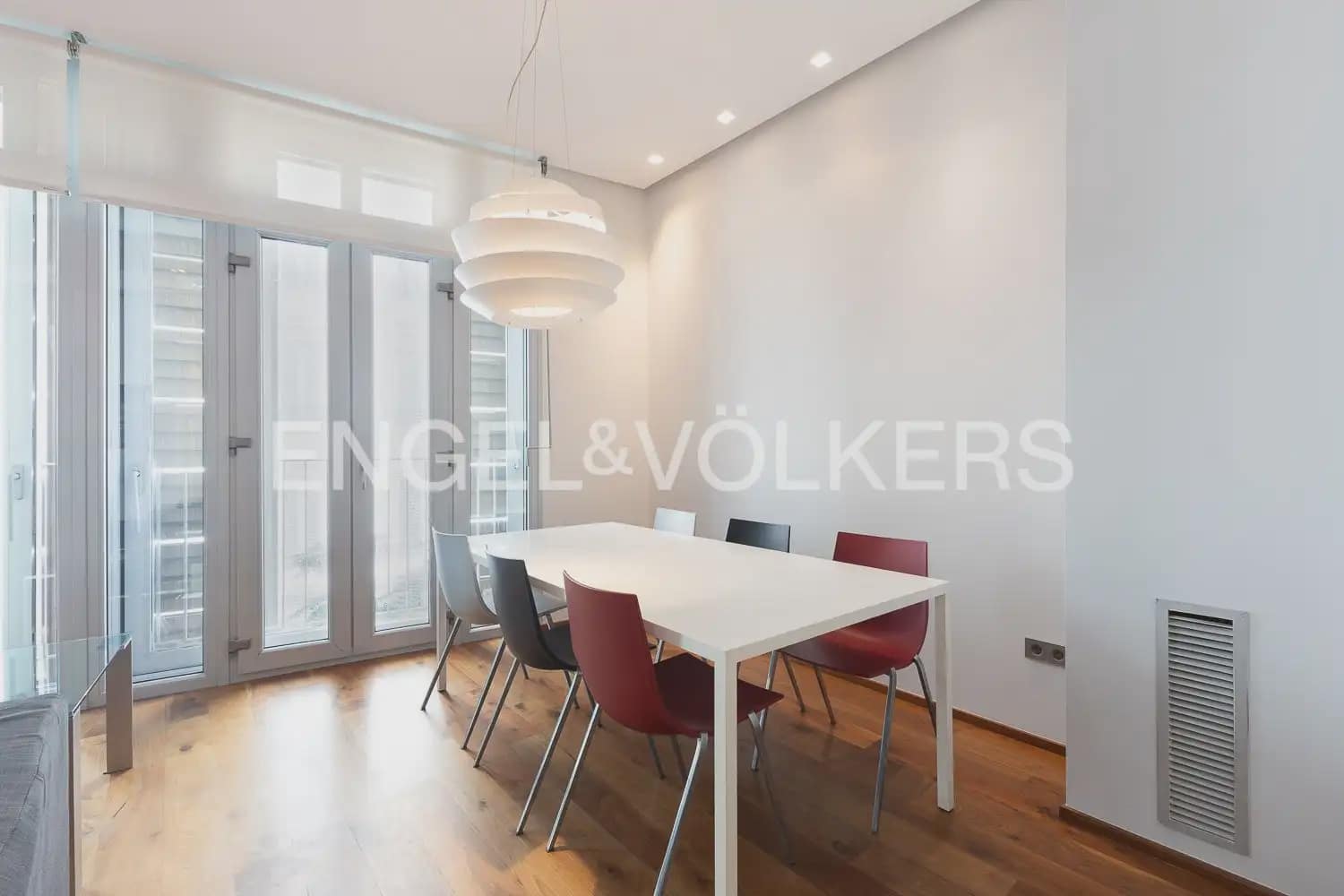 2 soveværelse Penthouse til leje i Valencia by - € 2.600 (Ref: 9898018)