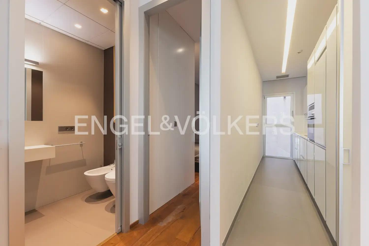 2 soveværelse Penthouse til leje i Valencia by - € 2.600 (Ref: 9898018)
