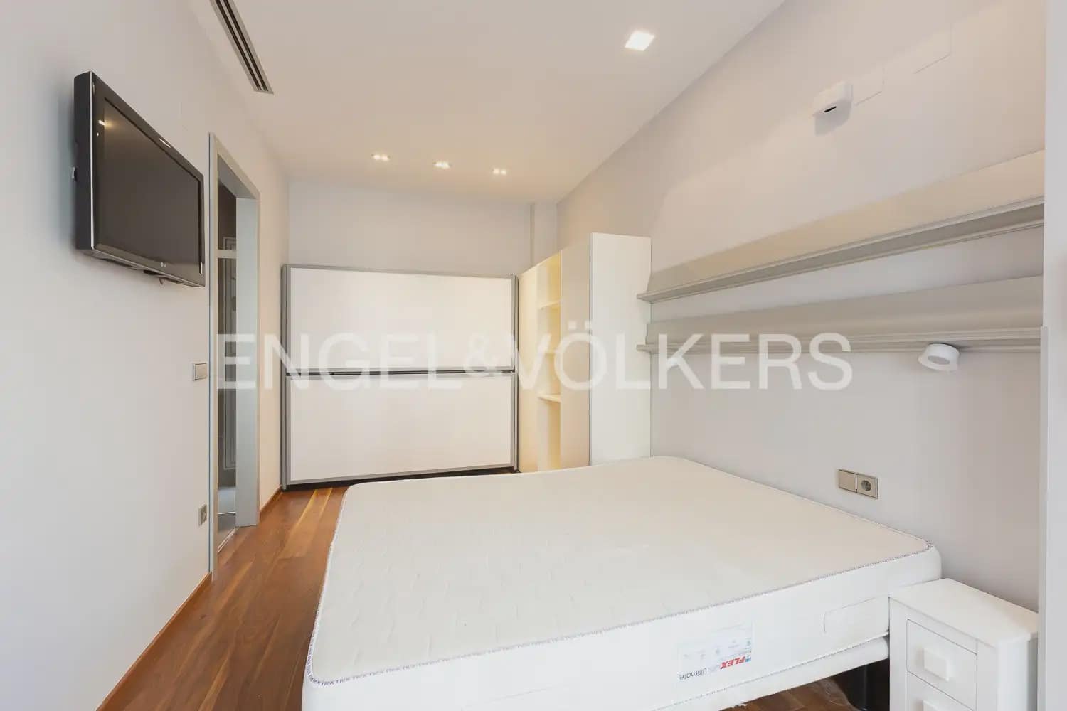 2 soveværelse Penthouse til leje i Valencia by - € 2.600 (Ref: 9898018)