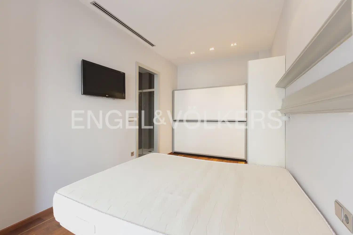 2 soveværelse Penthouse til leje i Valencia by - € 2.600 (Ref: 9898018)