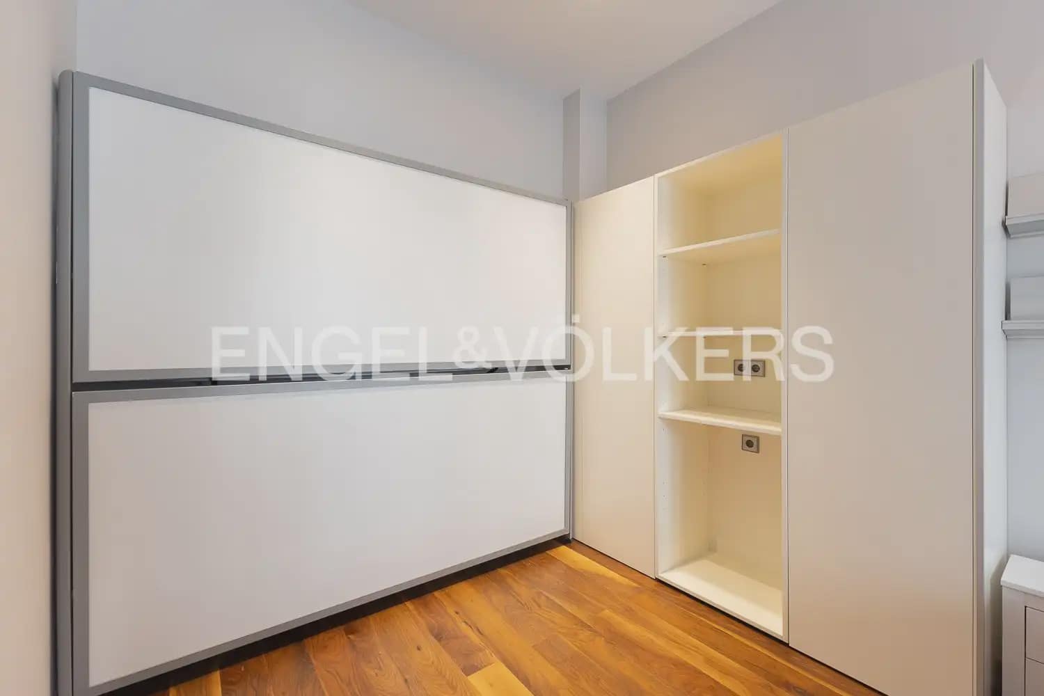 2 soveværelse Penthouse til leje i Valencia by - € 2.600 (Ref: 9898018)