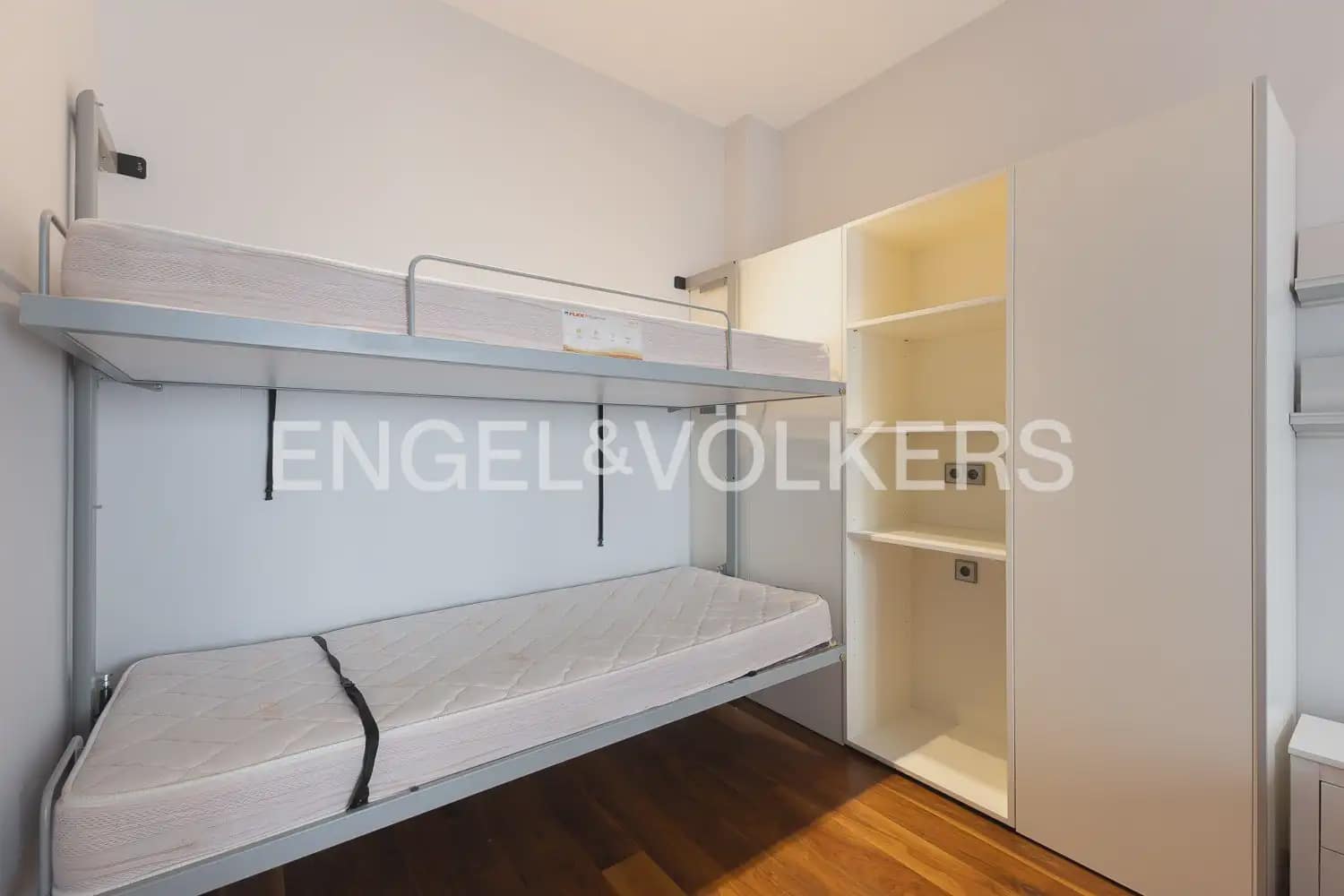 2 soveværelse Penthouse til leje i Valencia by - € 2.600 (Ref: 9898018)