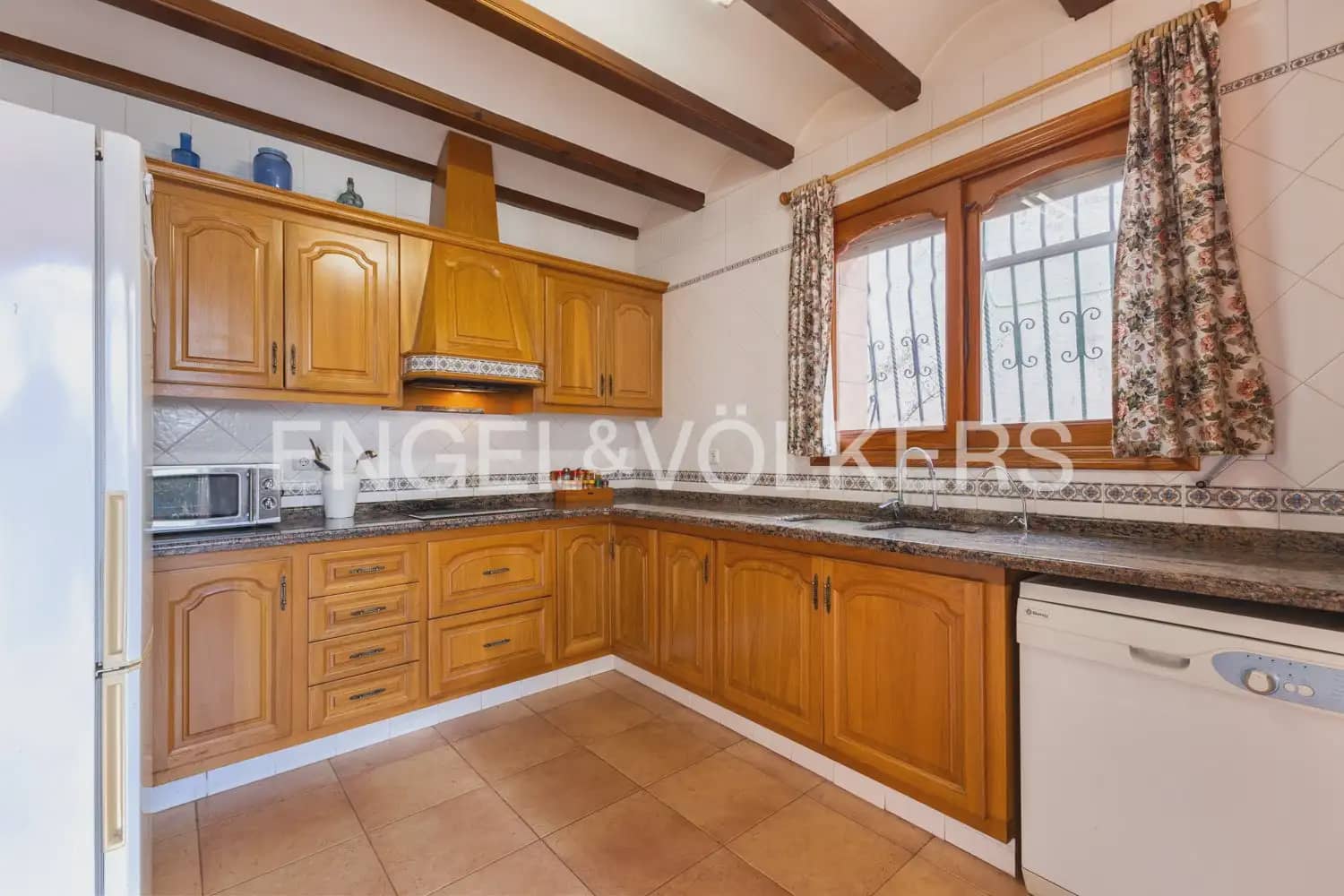 5 bedroom Townhouse for sale in Rafelguaraf with pool garage - € 215,000 (Ref: 9898019)