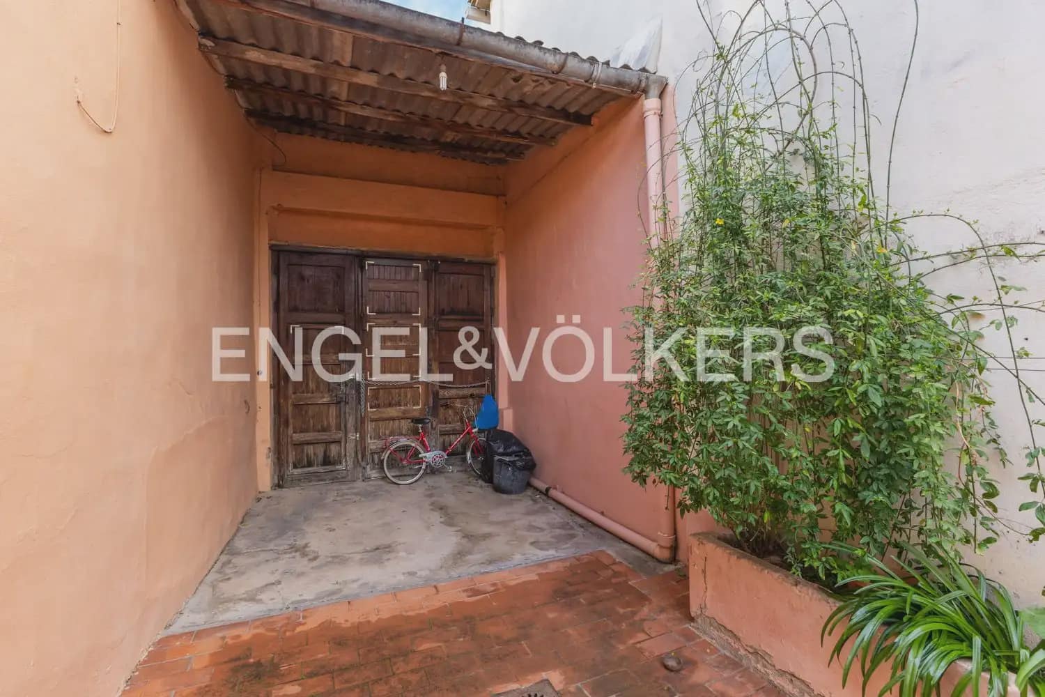 5 bedroom Townhouse for sale in Rafelguaraf with pool garage - € 215,000 (Ref: 9898019)