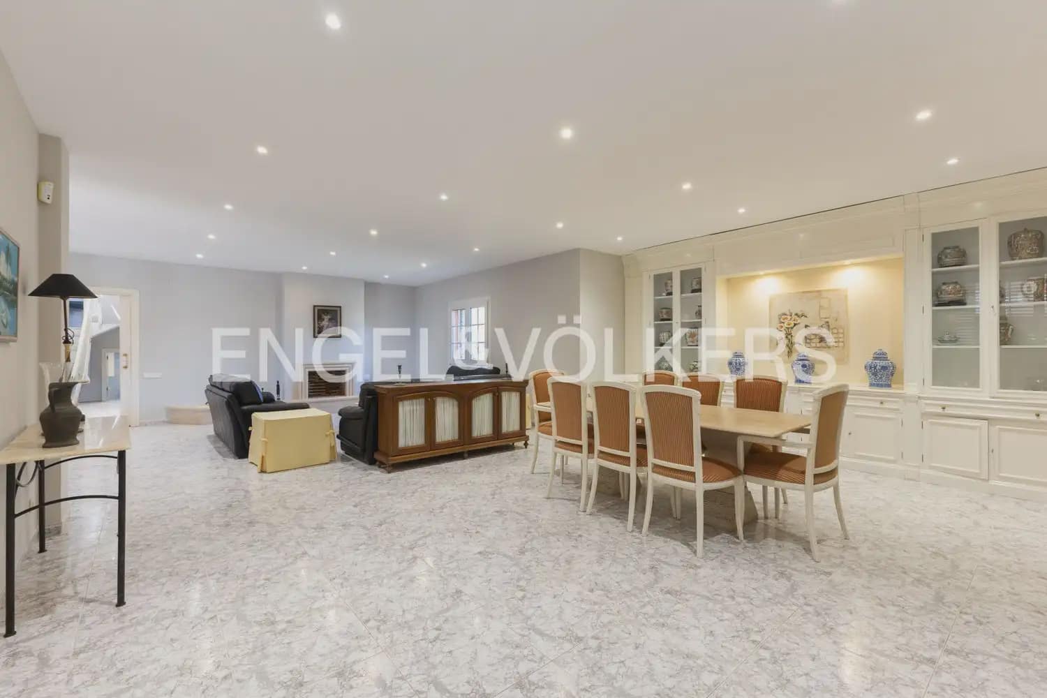 12 bedroom Villa for sale in Benicarlo with pool garage - € 875,000 (Ref: 9898020)