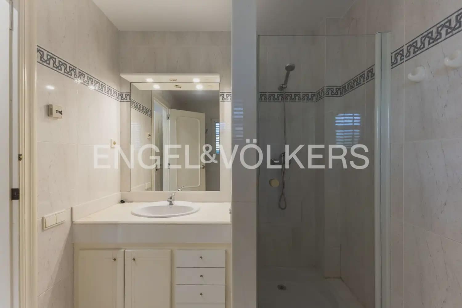 12 bedroom Villa for sale in Benicarlo with pool garage - € 875,000 (Ref: 9898020)