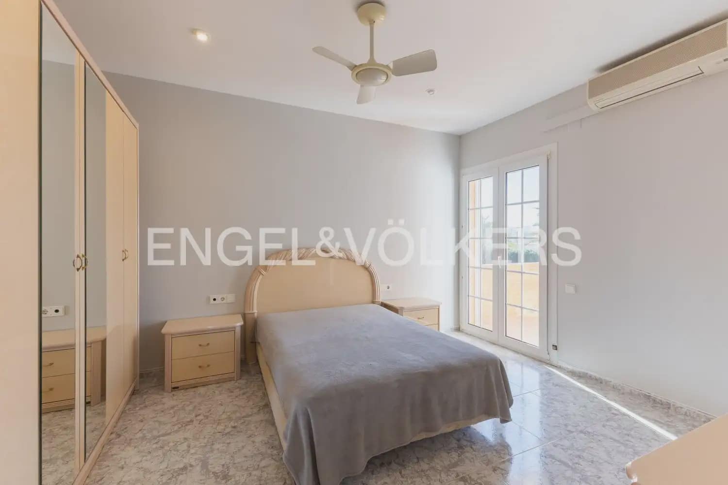 12 bedroom Villa for sale in Benicarlo with pool garage - € 875,000 (Ref: 9898020)