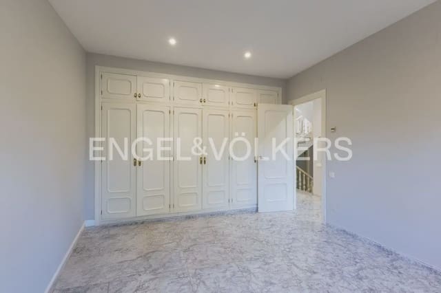 12 bedroom Villa for sale in Benicarló with pool garage - € 875,000 (Ref: 9898020)
