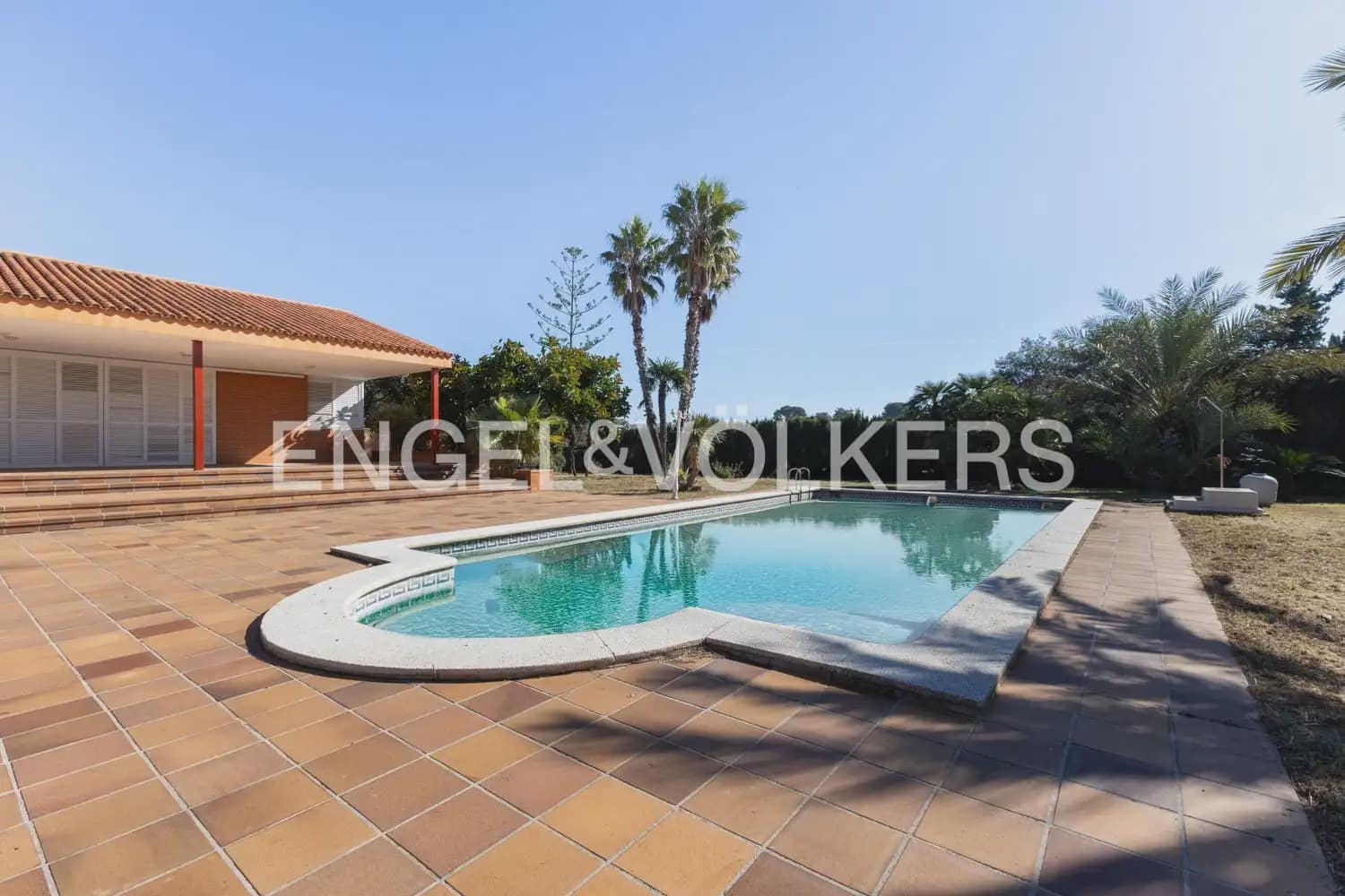 12 bedroom Villa for sale in Benicarlo with pool garage - € 875,000 (Ref: 9898020)