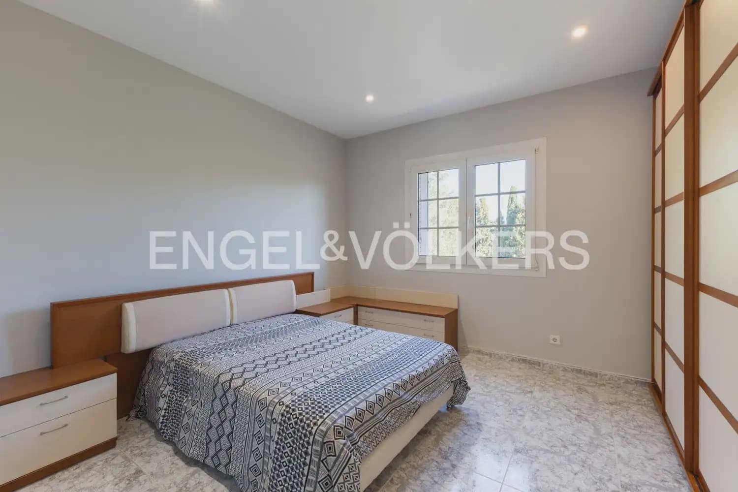 12 bedroom Villa for sale in Benicarlo with pool garage - € 875,000 (Ref: 9898020)