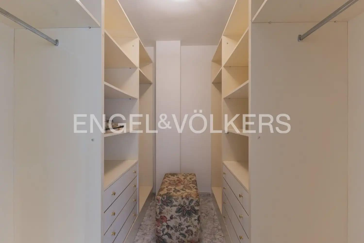 12 bedroom Villa for sale in Benicarlo with pool garage - € 875,000 (Ref: 9898020)