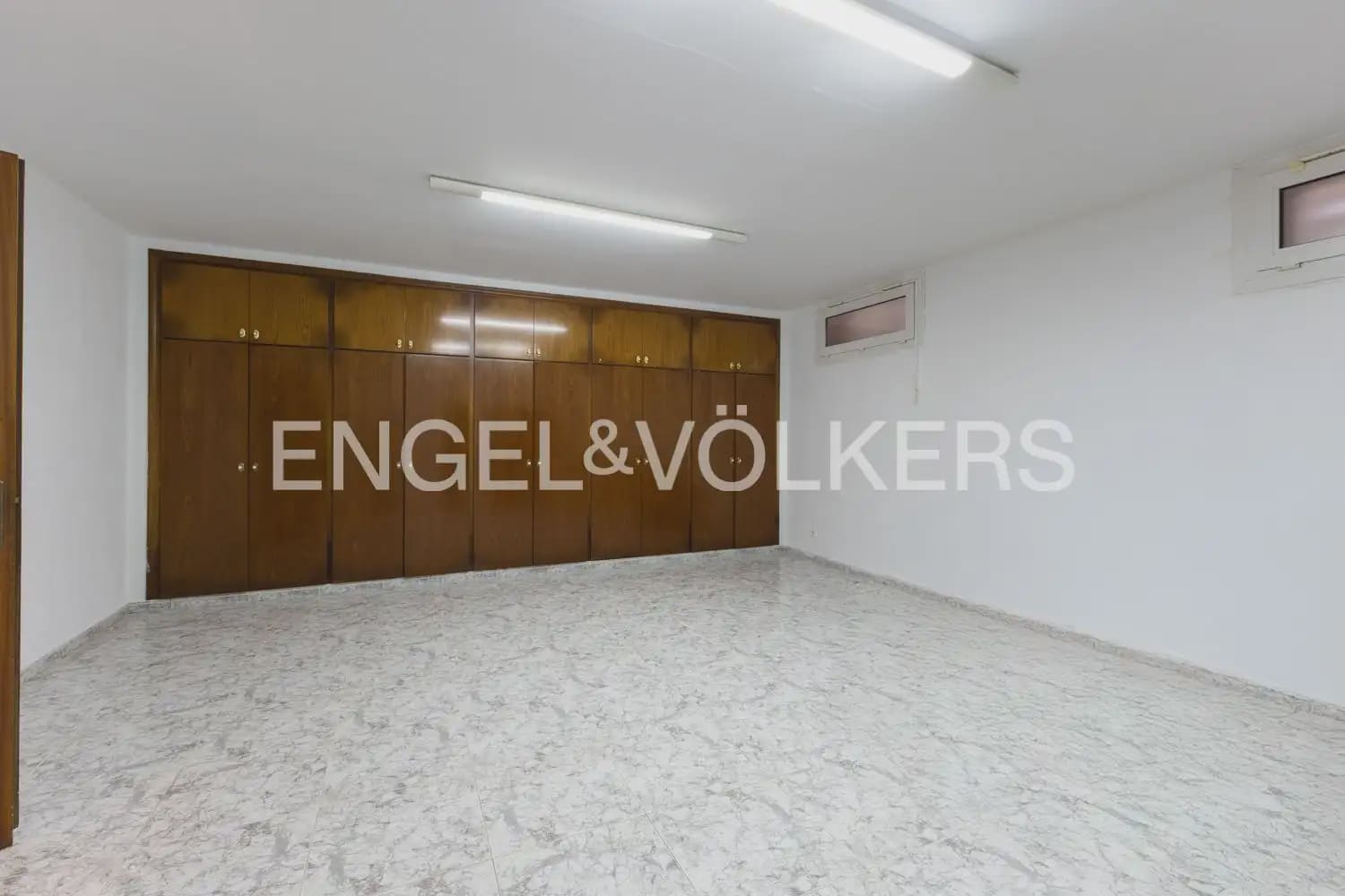 12 bedroom Villa for sale in Benicarlo with pool garage - € 875,000 (Ref: 9898020)