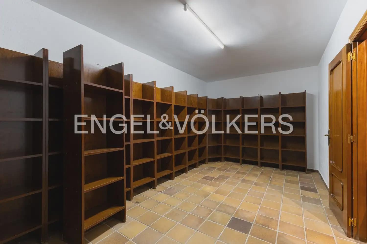 12 bedroom Villa for sale in Benicarlo with pool garage - € 875,000 (Ref: 9898020)