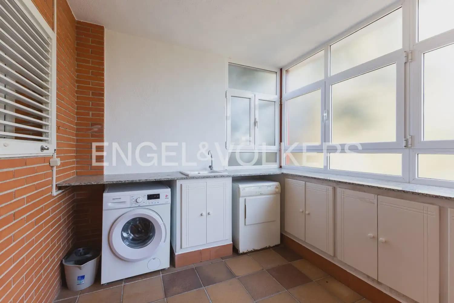 12 bedroom Villa for sale in Benicarlo with pool garage - € 875,000 (Ref: 9898020)
