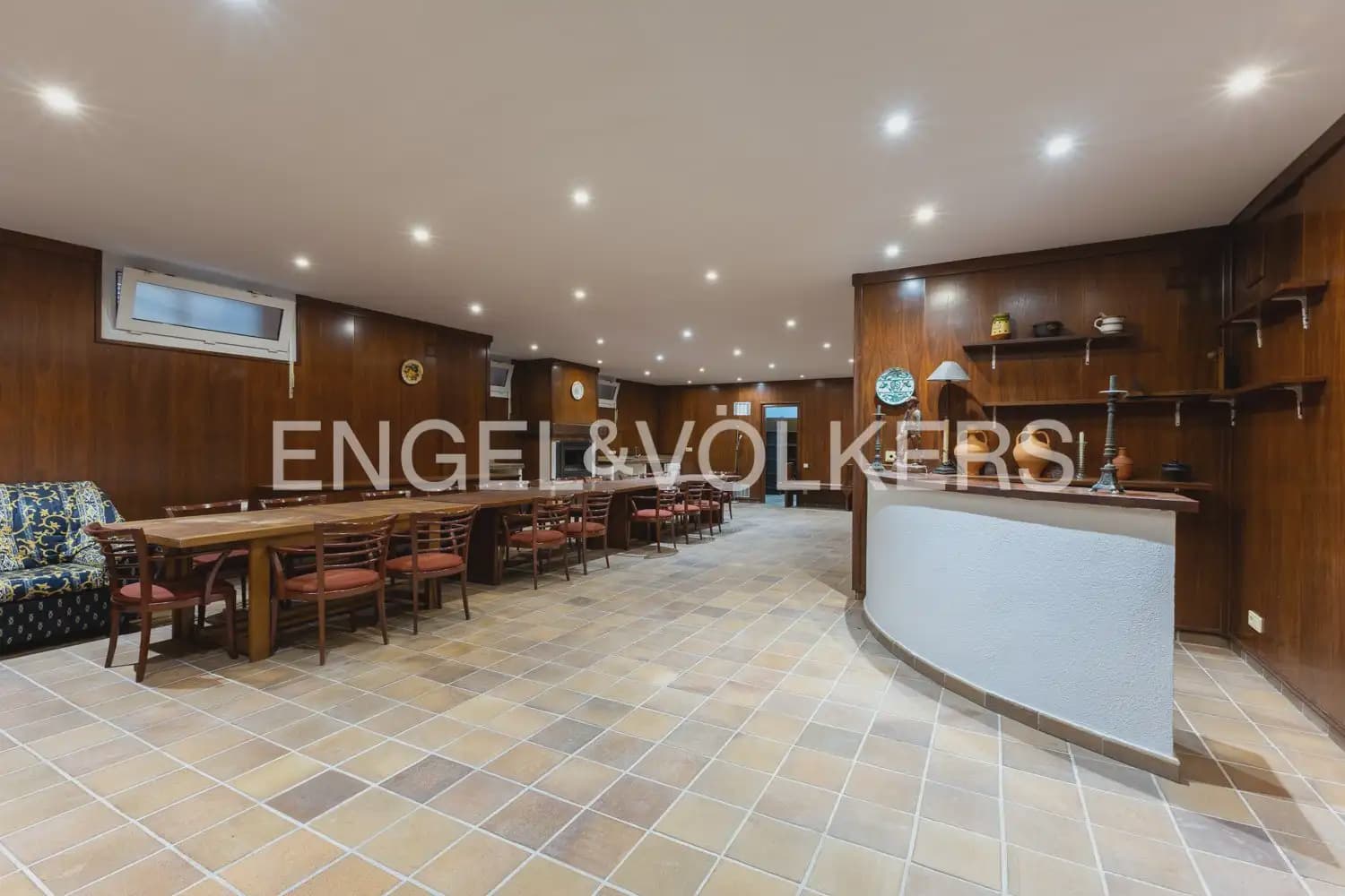 12 bedroom Villa for sale in Benicarlo with pool garage - € 875,000 (Ref: 9898020)