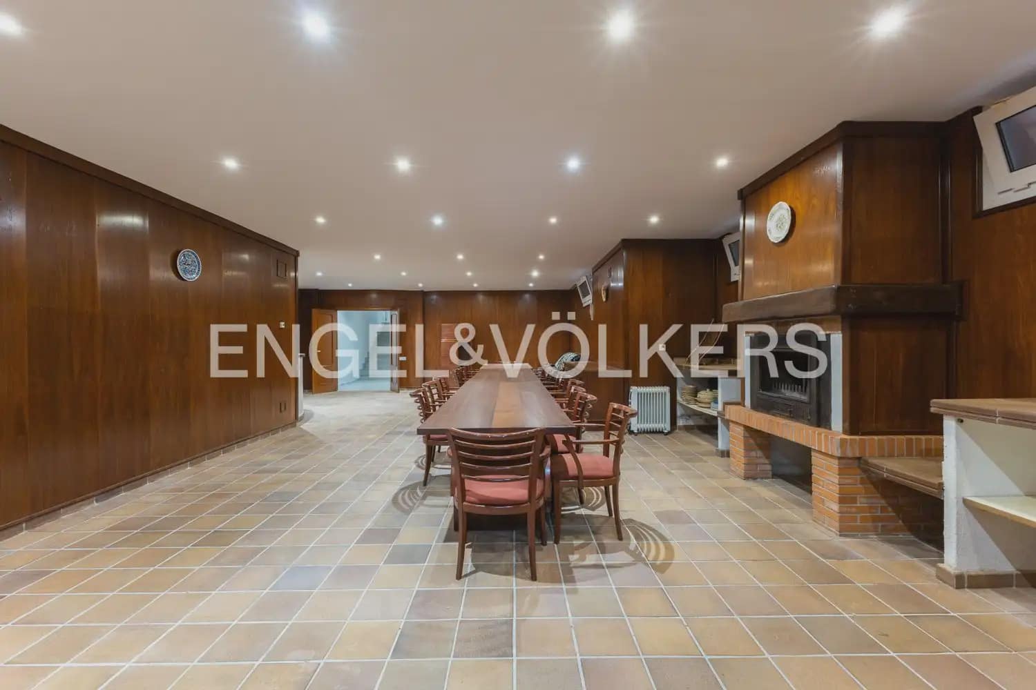 12 bedroom Villa for sale in Benicarlo with pool garage - € 875,000 (Ref: 9898020)