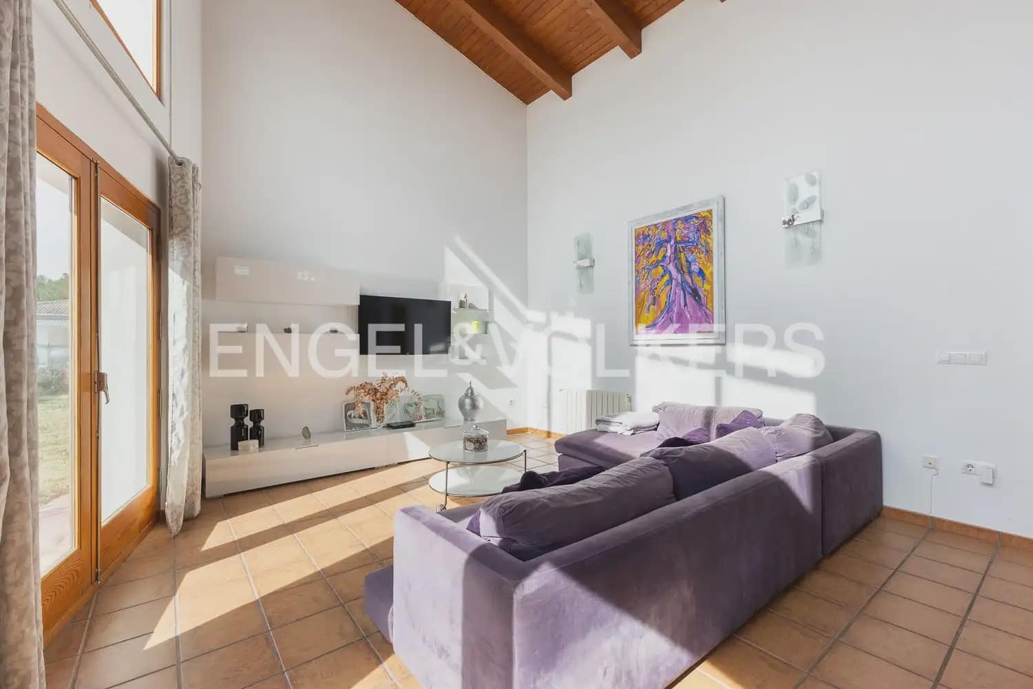 4 bedroom Villa for sale in Serra - € 580,000 (Ref: 9898021)