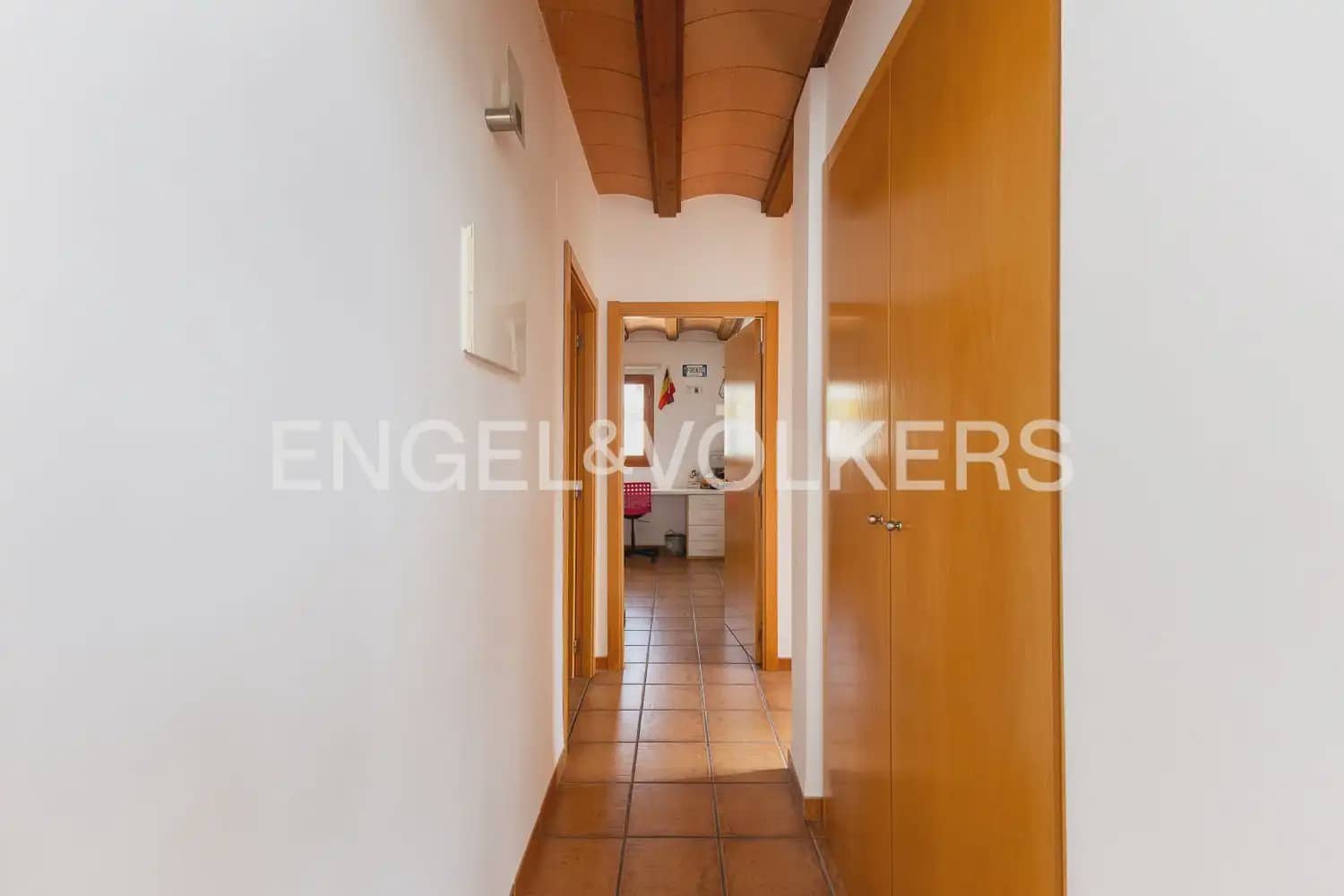 4 bedroom Villa for sale in Serra - € 580,000 (Ref: 9898021)