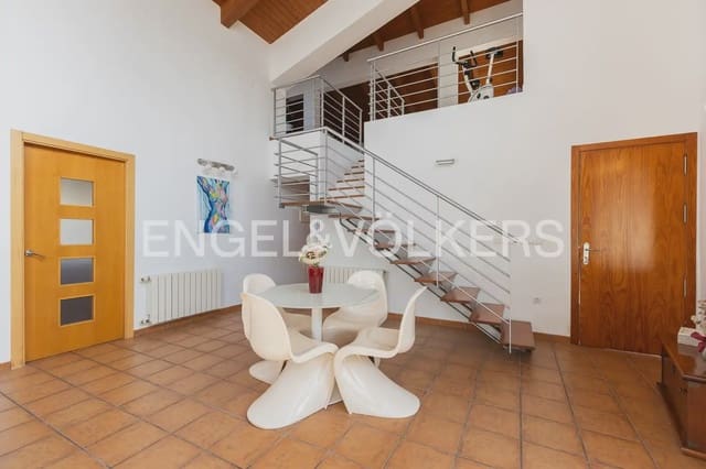 4 bedroom Villa for sale in Serra - € 580,000 (Ref: 9898021)