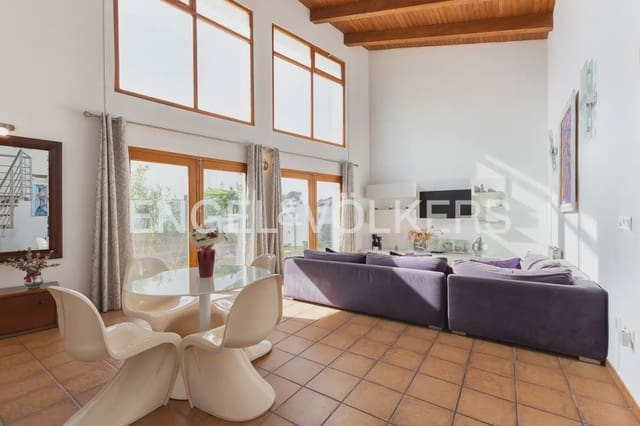4 bedroom Villa for sale in Serra - € 580,000 (Ref: 9898021)