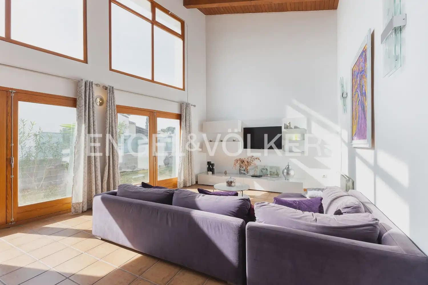 4 bedroom Villa for sale in Serra - € 580,000 (Ref: 9898021)