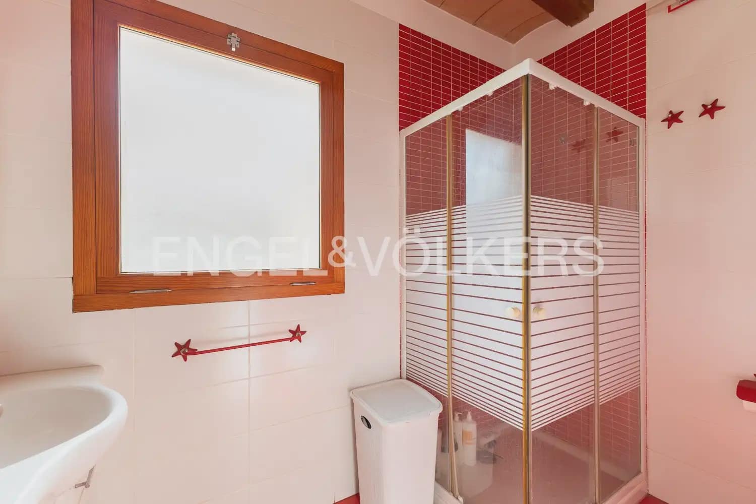 4 bedroom Villa for sale in Serra - € 580,000 (Ref: 9898021)