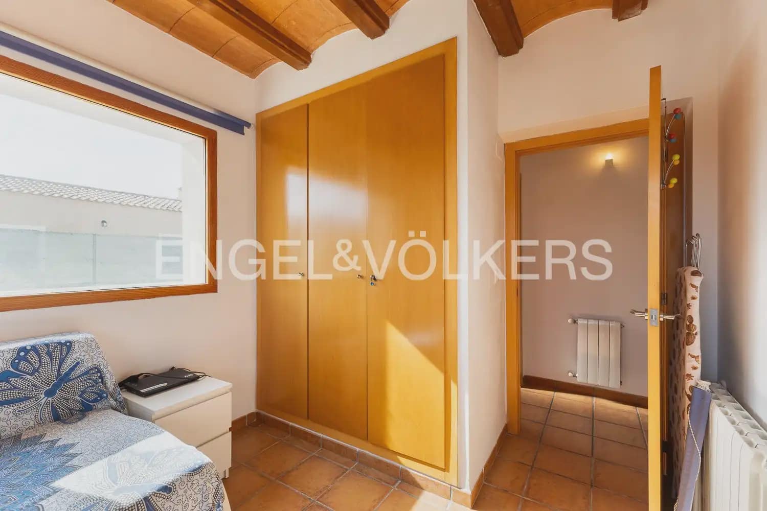 4 bedroom Villa for sale in Serra - € 580,000 (Ref: 9898021)