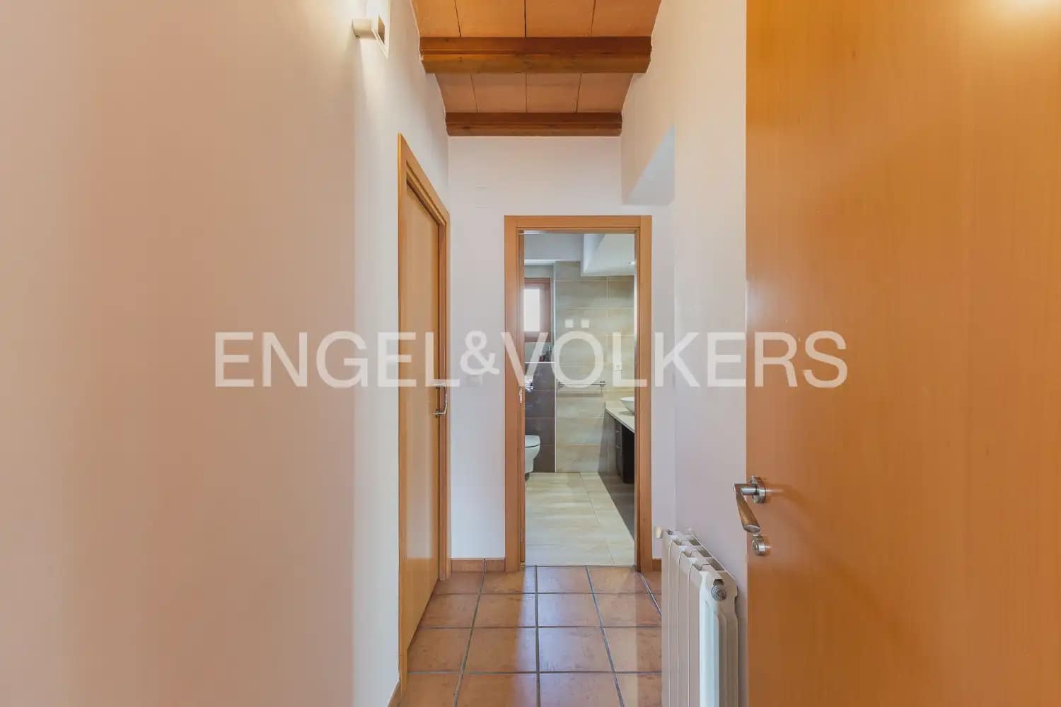 4 bedroom Villa for sale in Serra - € 580,000 (Ref: 9898021)