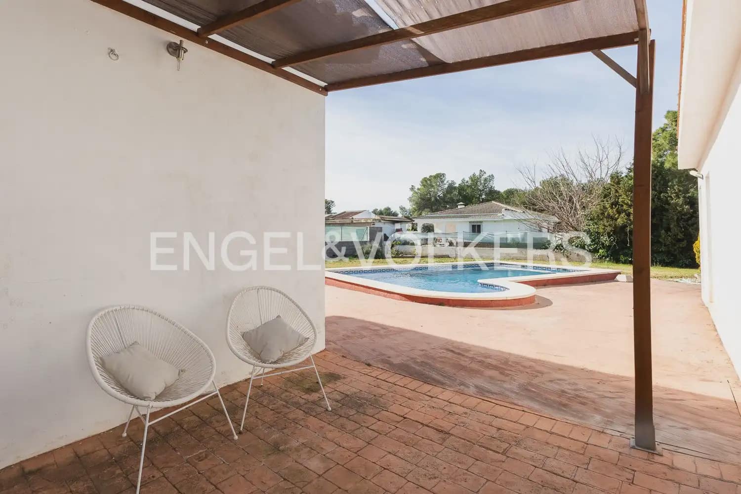 4 bedroom Villa for sale in Serra - € 580,000 (Ref: 9898021)