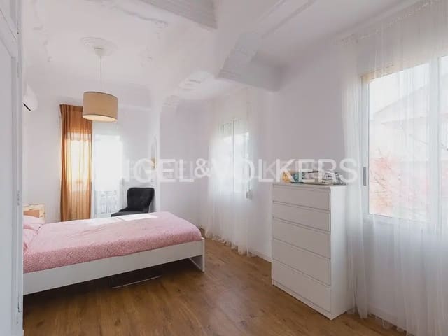 Appartement de 2 chambres à louer à Cabanyal-Canyamelar, Valence ville - 1 600 € (Ref: 9898022)