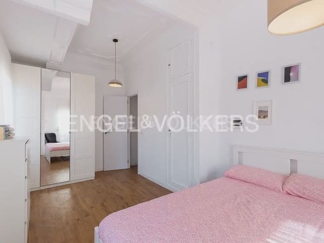 Appartement de 2 chambres à louer à Cabanyal-Canyamelar, Valence ville - 1 600 € (Ref: 9898022)