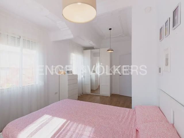 Appartement de 2 chambres à louer à Cabanyal-Canyamelar, Valence ville - 1 600 € (Ref: 9898022)