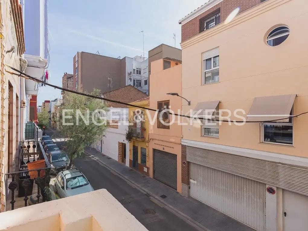 Appartement de 2 chambres à louer à Valence ville - 1 600 € (Ref: 9898022)