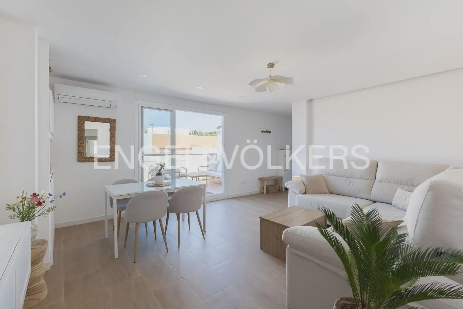 3 quarto Penthouse para arrendar em Puig - 1 400 € (Ref: 9898023)