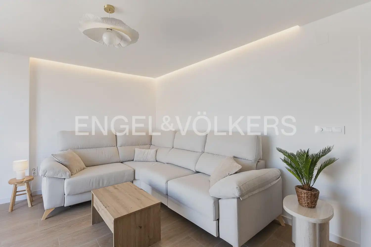 3 quarto Penthouse para arrendar em Puig - 1 400 € (Ref: 9898023)