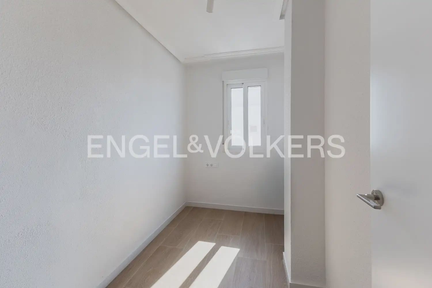 3 quarto Penthouse para arrendar em Puig - 1 400 € (Ref: 9898023)