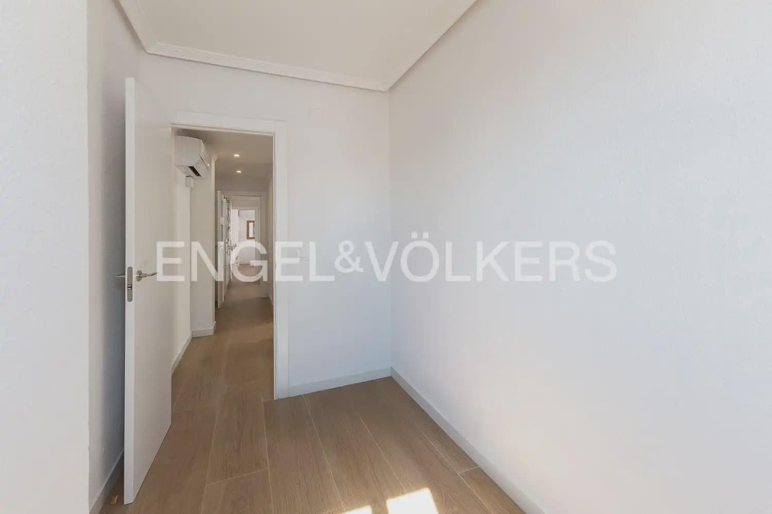3 quarto Penthouse para arrendar em Puig - 1 400 € (Ref: 9898023)