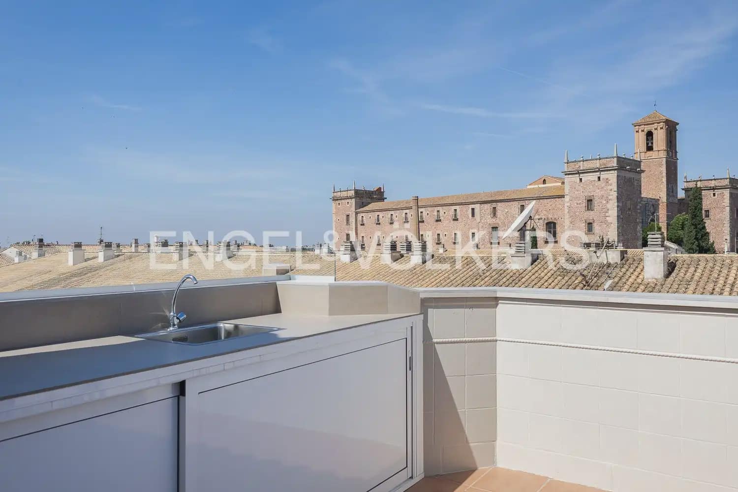 3 quarto Penthouse para arrendar em Puig - 1 400 € (Ref: 9898023)